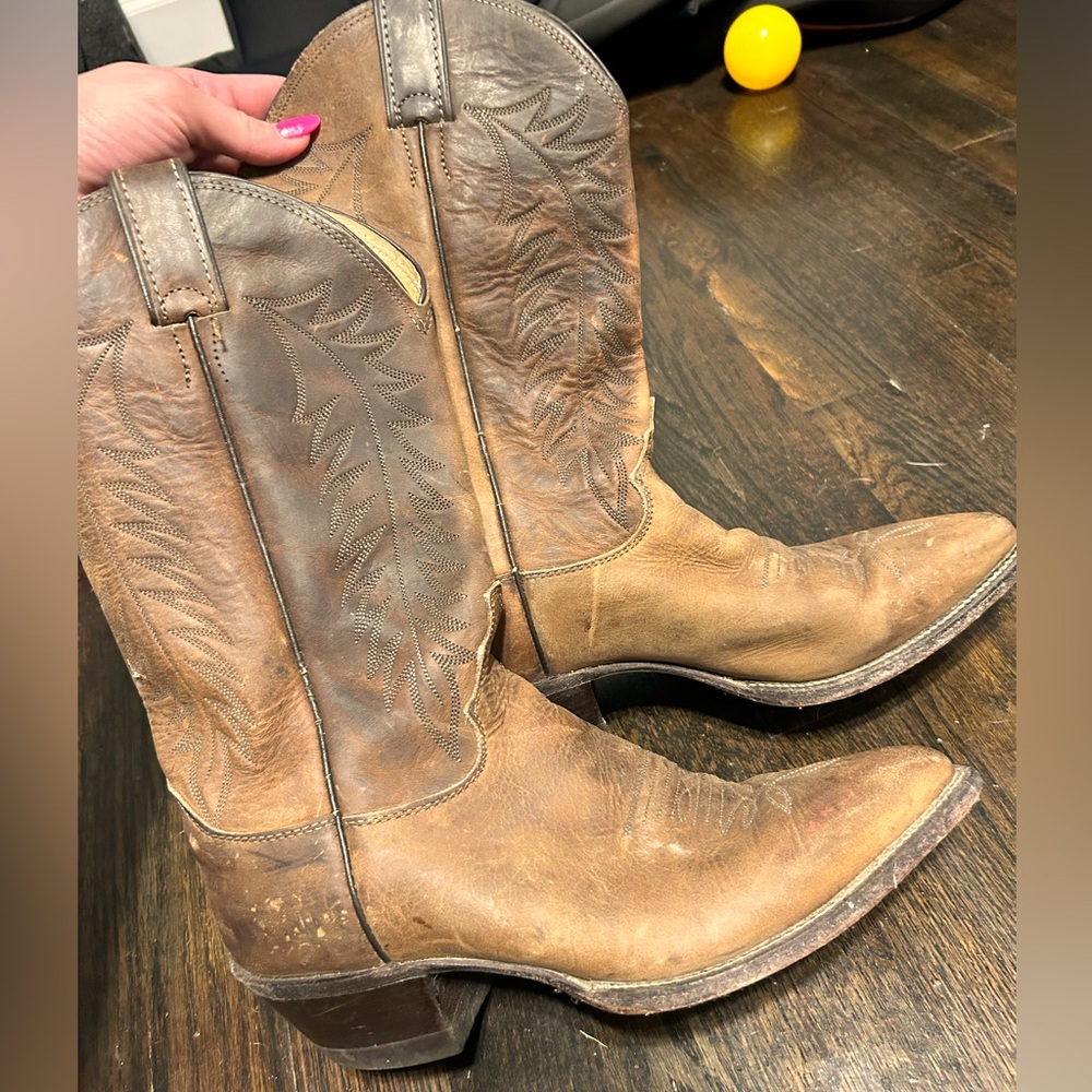 Justin’s Vintage women’s Cowgirl boots